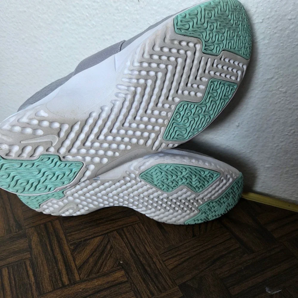 Nike Renew In-Season TR 9 Gray & Blue Womens size 7 Sneaker Running shoe‎
